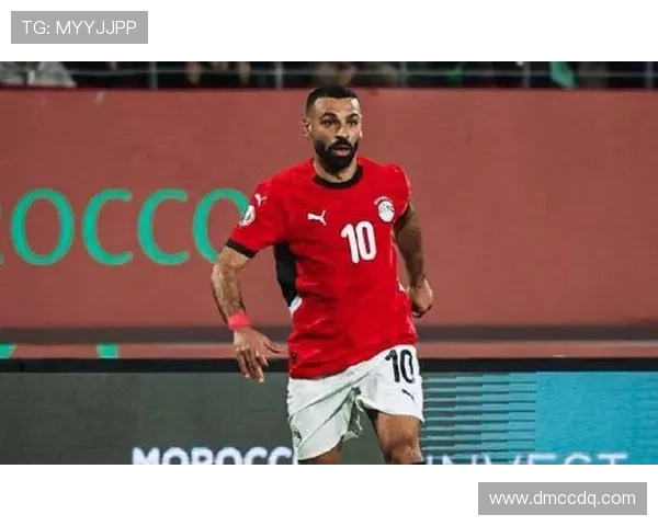 塞内加尔球迷激光笔干扰萨拉赫已抵摩